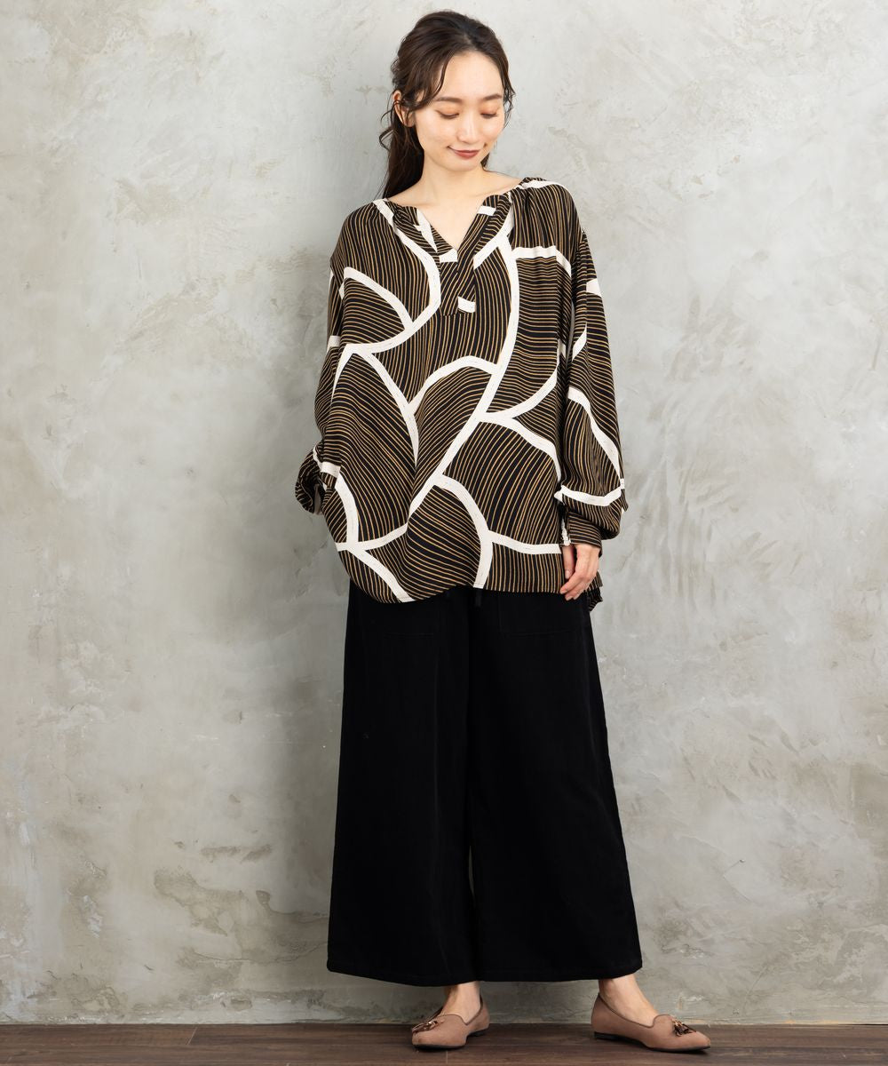 【web限定】【大きいサイズ】 21号(6L～) fransa plus size selection ジオメトリックラインパターンブラウス - マインドウインド公式オンラインストア